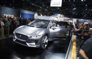 jaglaautoshow16111622a