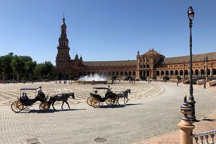 Sevilla-Plaza-de-Espana_UA